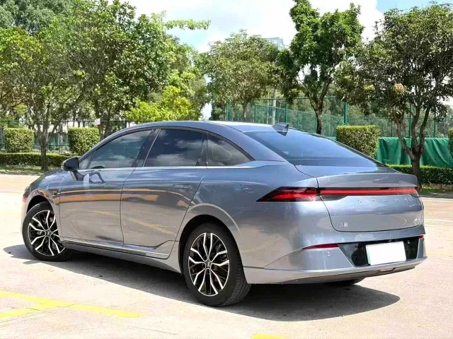 Xpeng P5 — Фото автомобиля 10