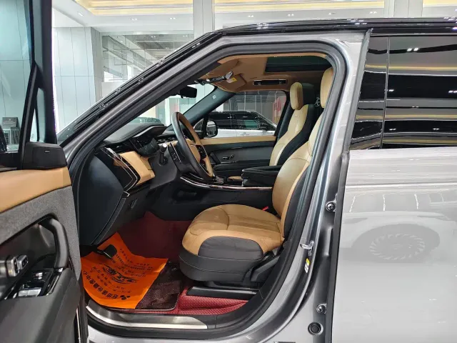 Land Rover Range Rover Sport — Фото автомобиля 6
