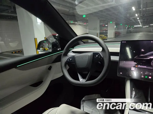 Tesla Model Y — Фото автомобиля 9