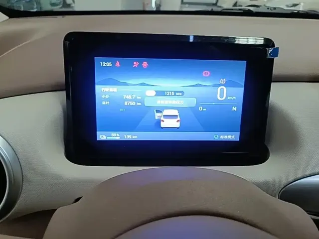 Wuling Hongguang Mini EV — Фото автомобиля 11