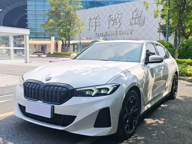 Фотография автомобиля — BMW i3