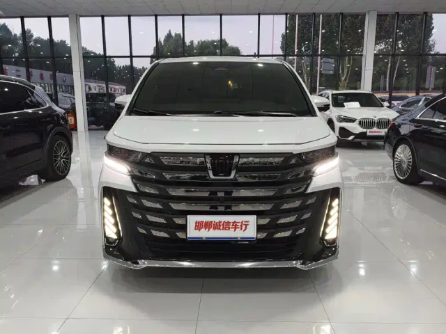 Toyota Vellfire — Фото автомобиля 2
