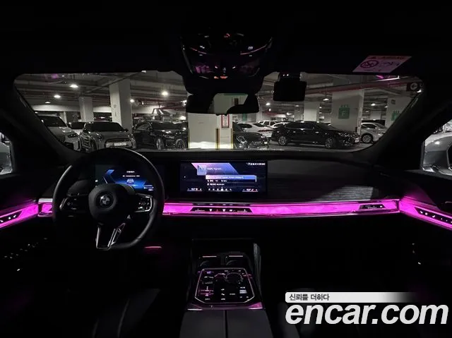 BMW i7 G70 — Фото автомобиля 7