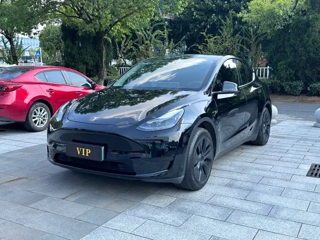 Фотография автомобиля — Tesla Model Y