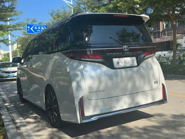 Toyota Vellfire — Фото автомобиля 6