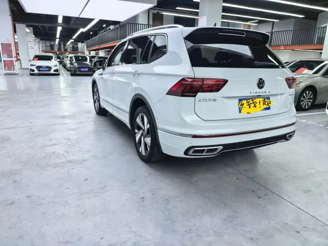 Volkswagen Tiguan L — Фото автомобиля 13