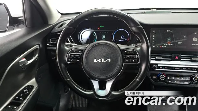 Kia Niro — Фото автомобиля 12