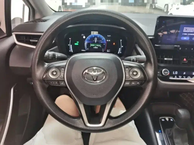 Toyota Corolla — Фото автомобиля 10