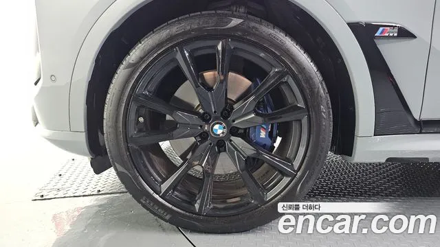 BMW X7 M60i xDrive M Sport 6 мест — Фото автомобиля 5