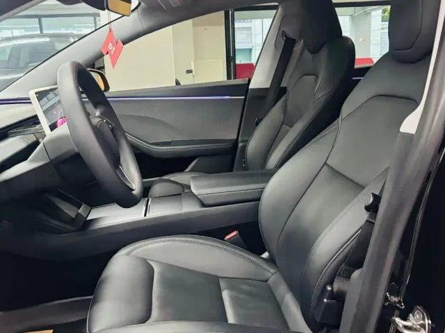 Tesla Model 3 — Фото автомобиля 7