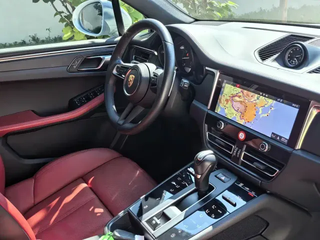 Porsche Macan — Фото автомобиля 13