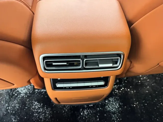 Li Auto L7 — Фото автомобиля 13