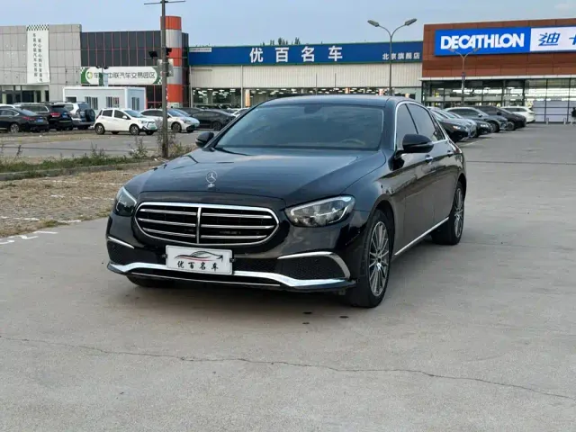 Фотография автомобиля — Mercedes-Benz E-Class