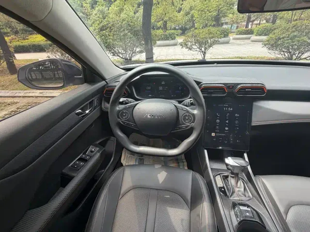 Dongfeng Yixuan — Фото автомобиля 9