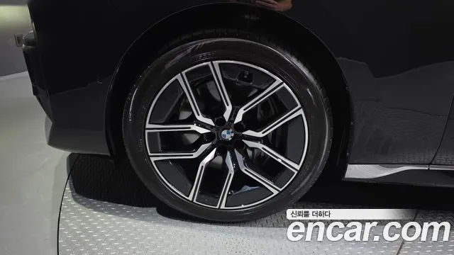 BMW 7 Series G70 — Фото автомобиля 5
