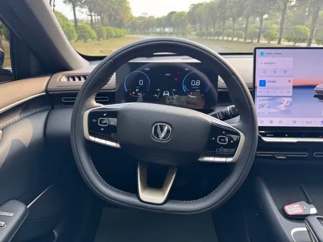 Changan Eado — Фото автомобиля 18