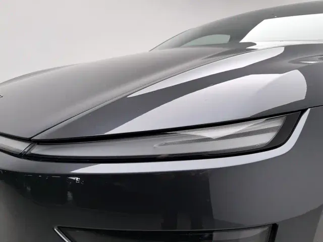Tesla Model Y — Фото автомобиля 7