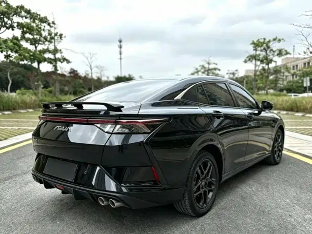 Dongfeng Yixuan — Фото автомобиля 7