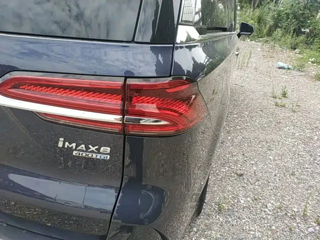 Roewe iMAX8 — Фото автомобиля 7