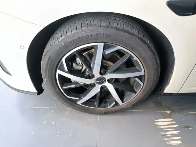 BYD Seal 07 DM-i — Фото автомобиля 22