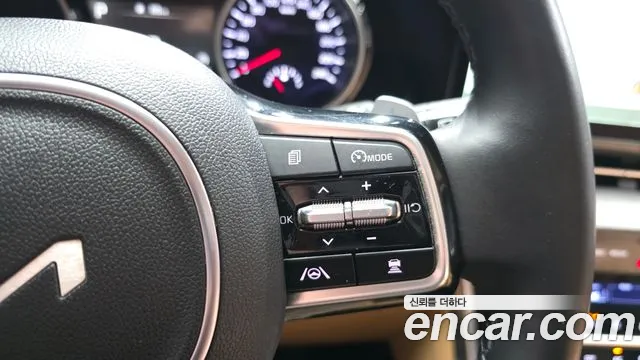 Kia Carnival Generation 4 — Фото автомобиля 17