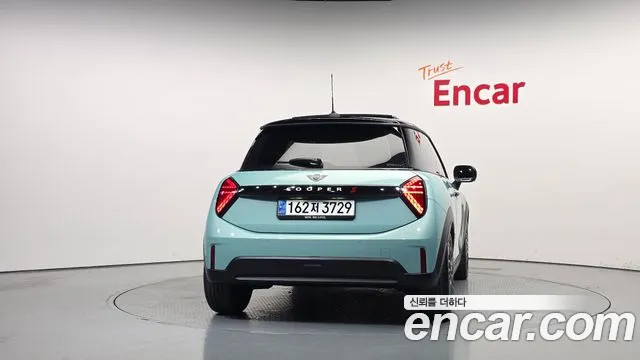 MINI Cooper 4th Gen — Фото автомобиля 4