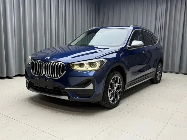 Фотография автомобиля — BMW X1