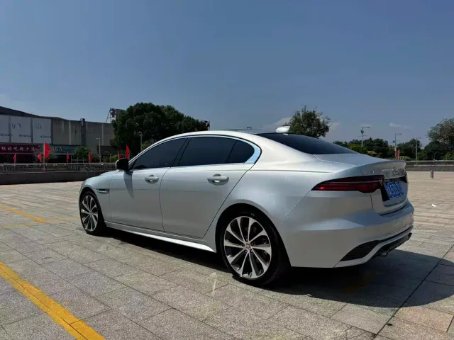 Jaguar XEL — Фото автомобиля 6
