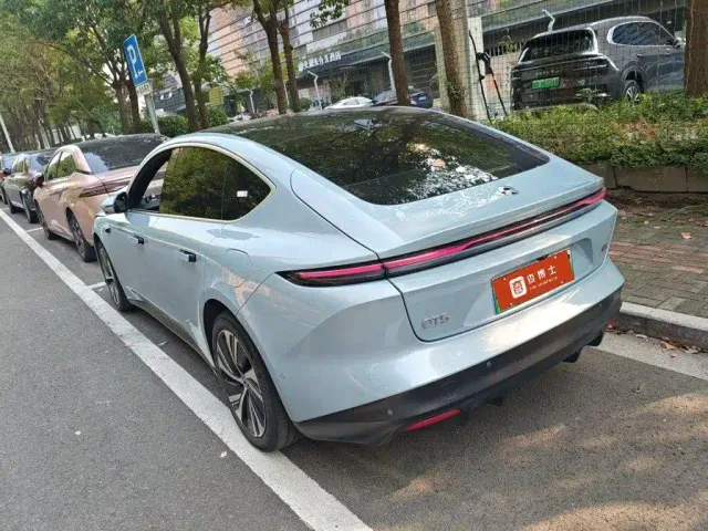 Nio ET5 — Фото автомобиля 6