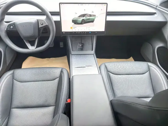 Tesla Model 3 — Фото автомобиля 7