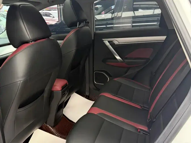 Geely Binyue — Фото автомобиля 15