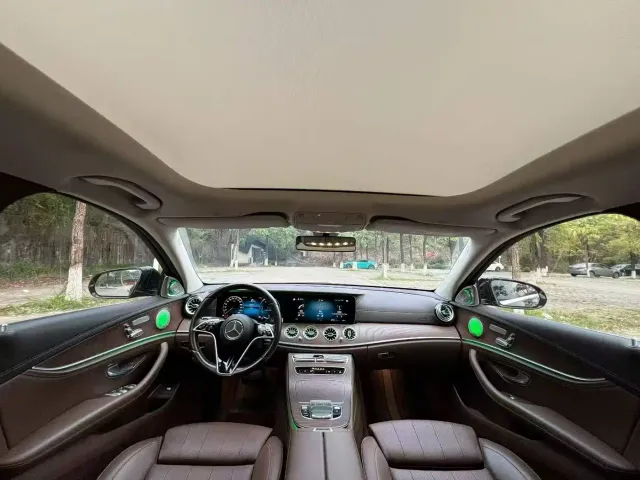 Mercedes-Benz E-Class — Фото автомобиля 5