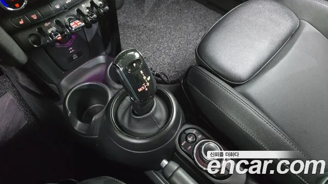 Mini Cooper Cooper 5 дверей Classic — Фото автомобиля 9