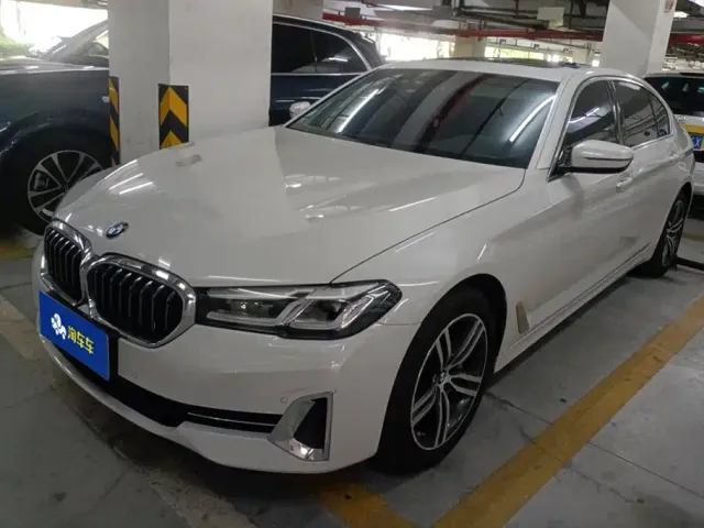 Фотография автомобиля — BMW 5 Series