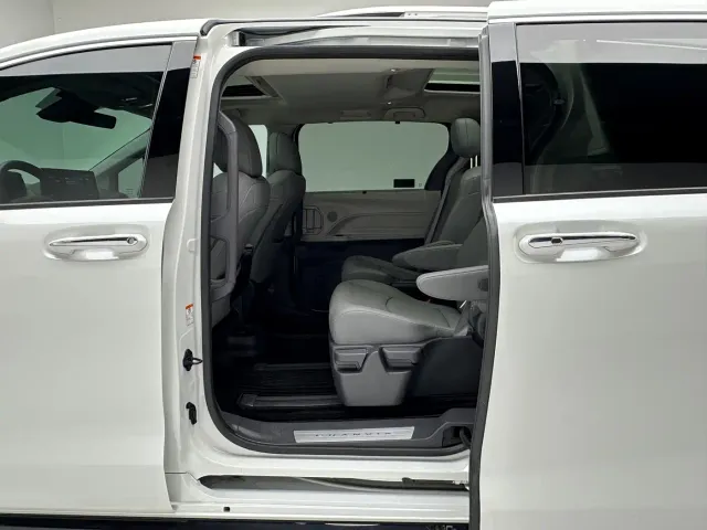 Toyota Granvia — Фото автомобиля 21