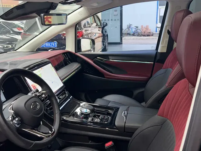 GAC Trumpchi E9 — Фото автомобиля 16