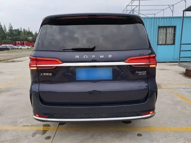 Roewe iMAX8 — Фото автомобиля 5