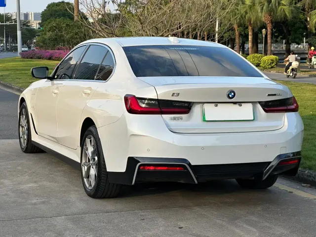 BMW i3 — Фото автомобиля 4