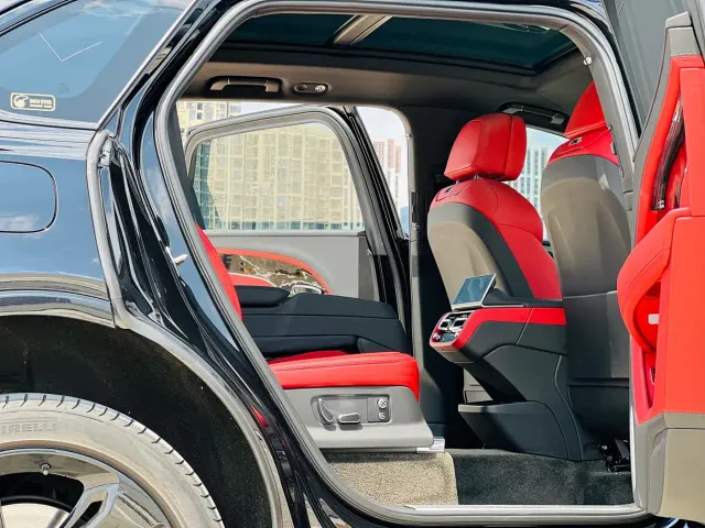 Bentley Bentayga — Фото автомобиля 7
