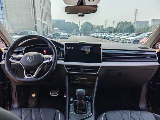 Volkswagen Tiguan L — Фото автомобиля 30