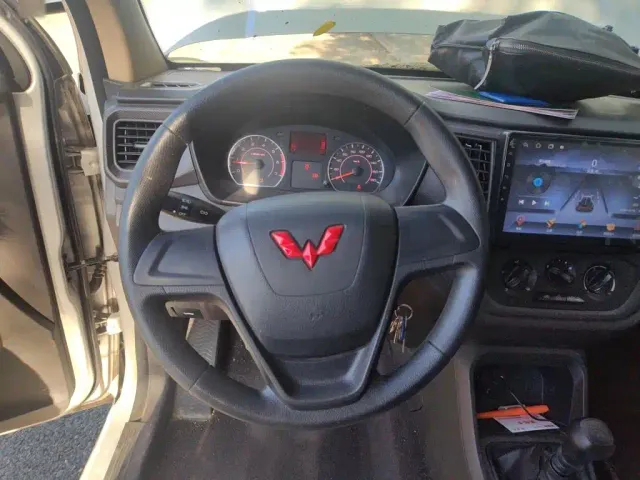 Wuling Hongguang V — Фото автомобиля 6