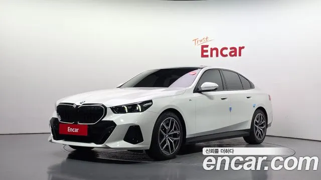 Фотография автомобиля — BMW 5-Series