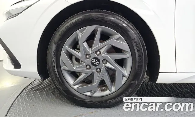 Hyundai Avante CN7 — Фото автомобиля 5