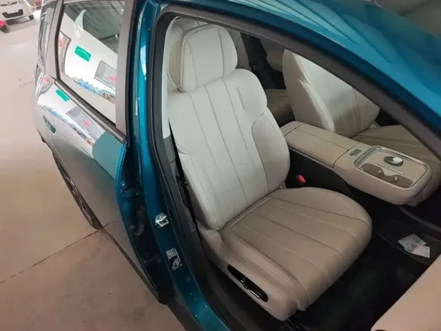 GAC Aion UT — Фото автомобиля 24