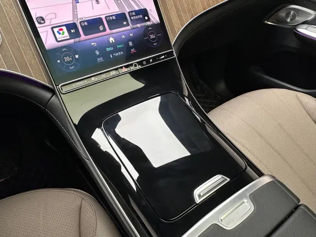 Mercedes-Benz EQE SUV — Фото автомобиля 14
