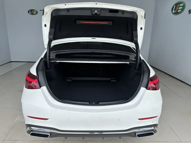 Mercedes-Benz C-Class — Фото автомобиля 28