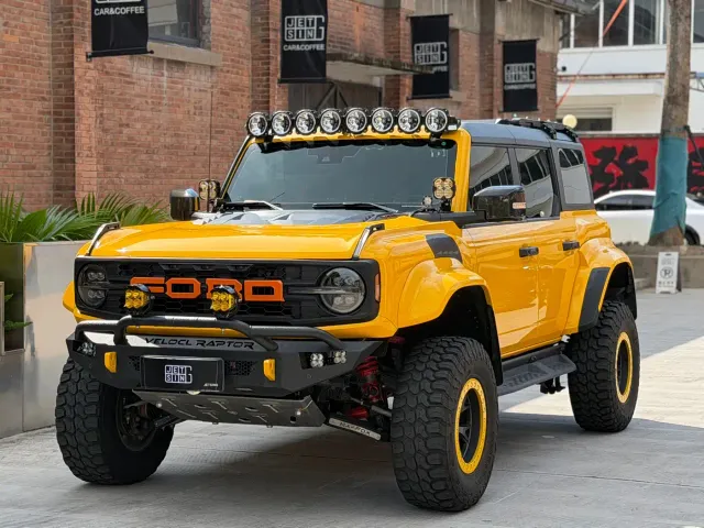 Ford Bronco — Фото автомобиля 2