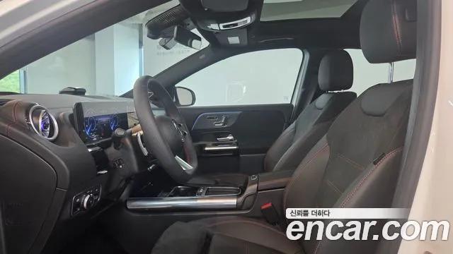 Mercedes-Benz EQA — Фото автомобиля 10