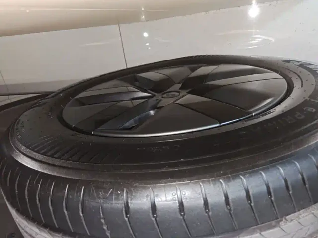 Li Auto MEGA — Фото автомобиля 22