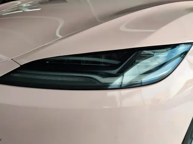 Tesla Model 3 — Фото автомобиля 5
